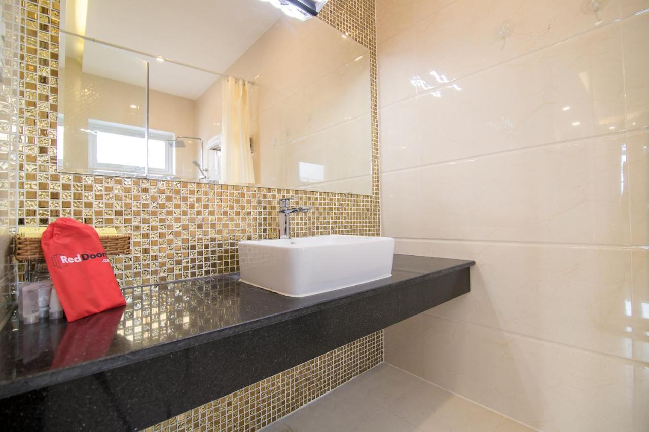 Reddoorz Plus Near Lotte Mart Cong Hoa Ho Chi Minh-stad Buitenkant foto