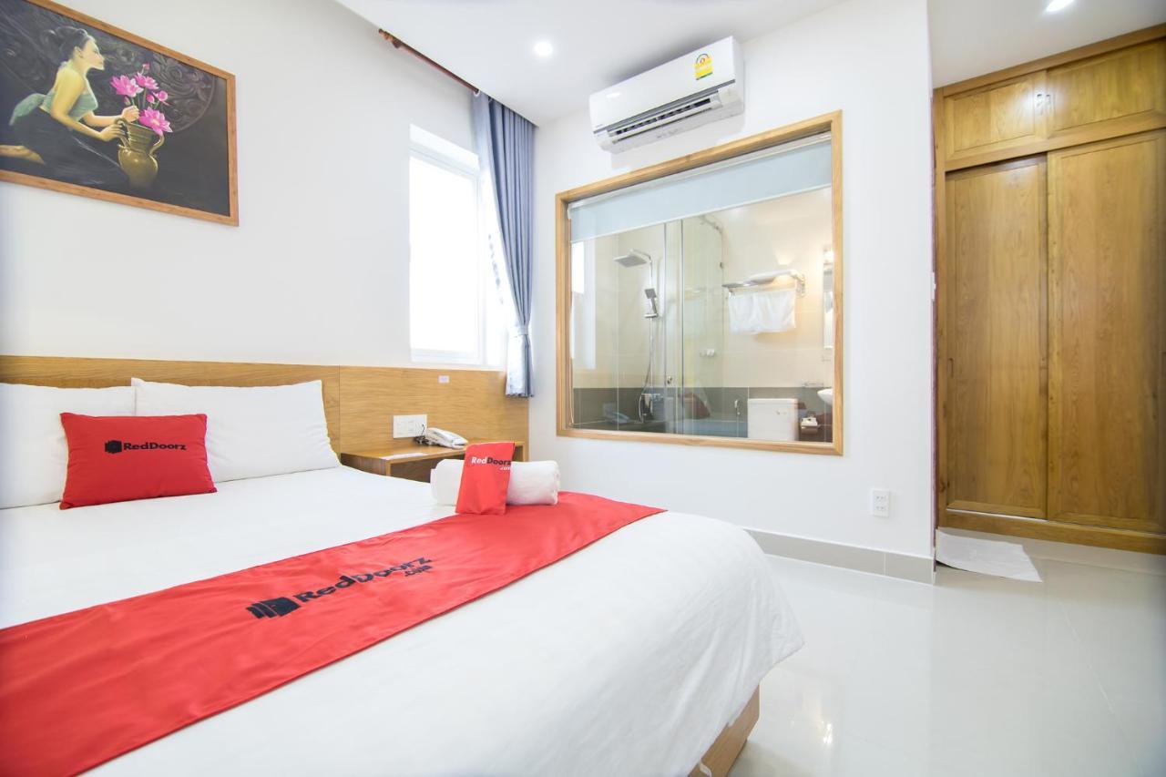 Reddoorz Plus Near Lotte Mart Cong Hoa Ho Chi Minh-stad Buitenkant foto