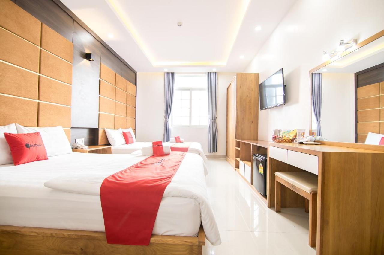 Reddoorz Plus Near Lotte Mart Cong Hoa Ho Chi Minh-stad Buitenkant foto